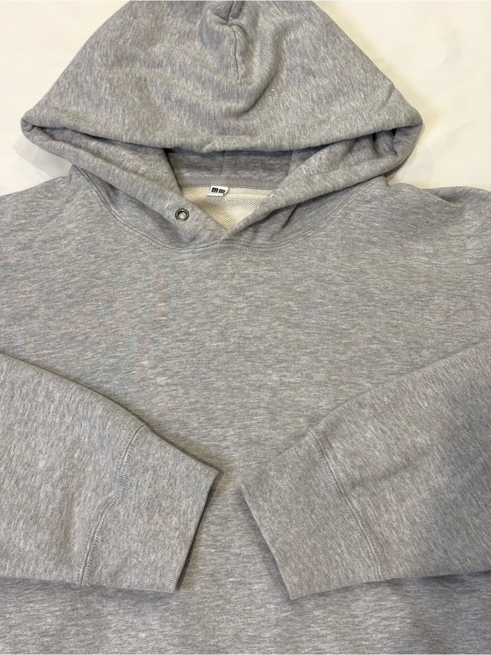 UNIQLO Classic Gray Hooded Sweatshirt - Men - Picture 2 of 4